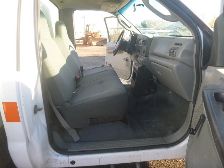 2005-ford-f450-image-15