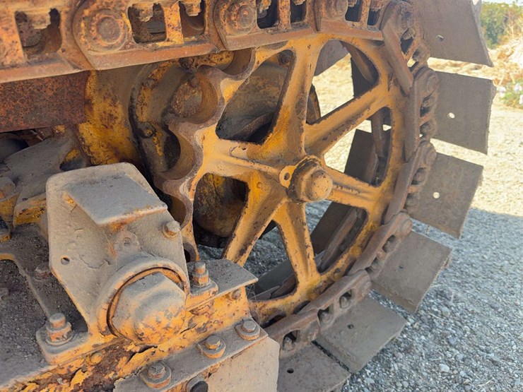caterpillar-ten-image-15