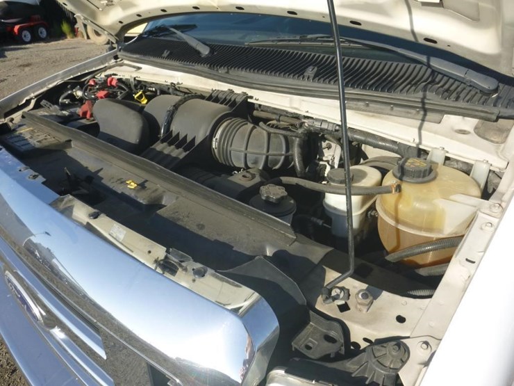 2014-ford-econoline-350-image-12