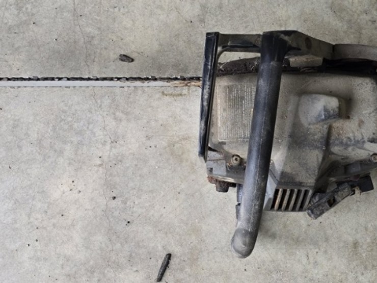 2-chain-saws-image-4