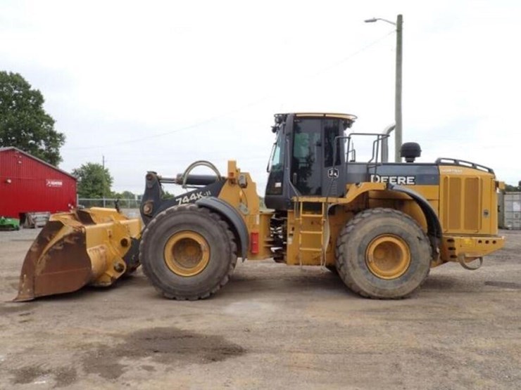 2018-deere-744k-image-8