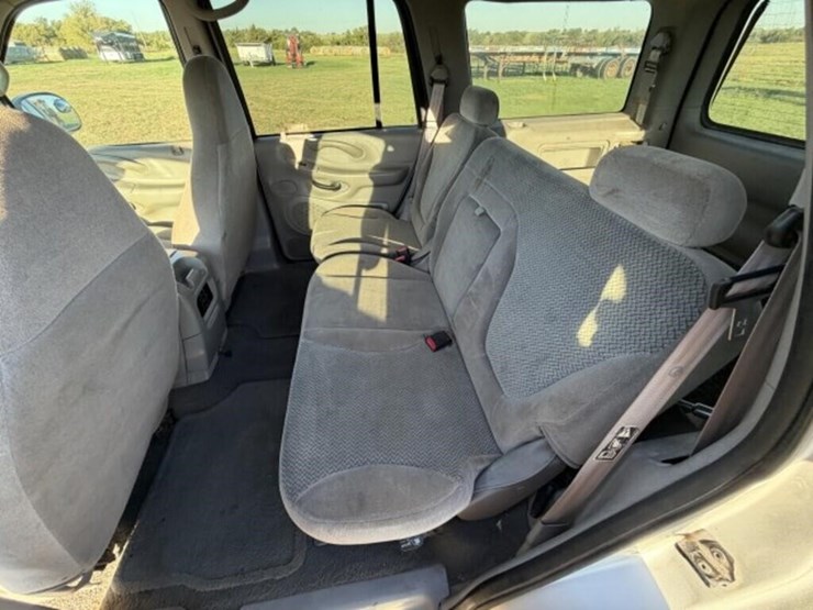 2001-ford-expedition-xlt-image-13