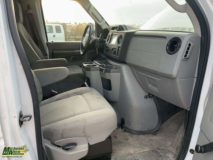 2014-ford-cargo-image-20