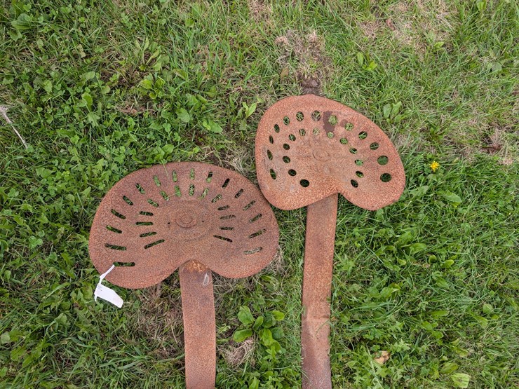 #4055-•-vintage-metal-tractor-seats-image-2