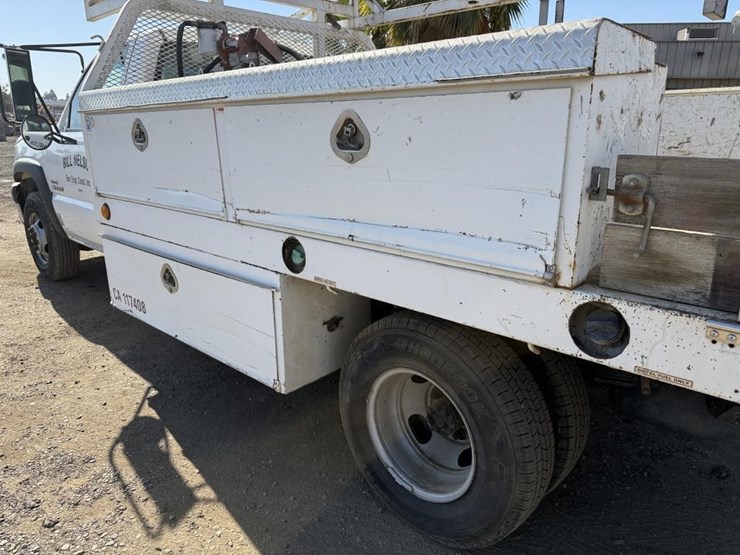 2006-chevrolet-3500-image-9