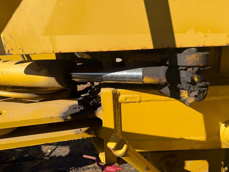 #3534-•-komatsu-gd305a-motor-grader-image-54