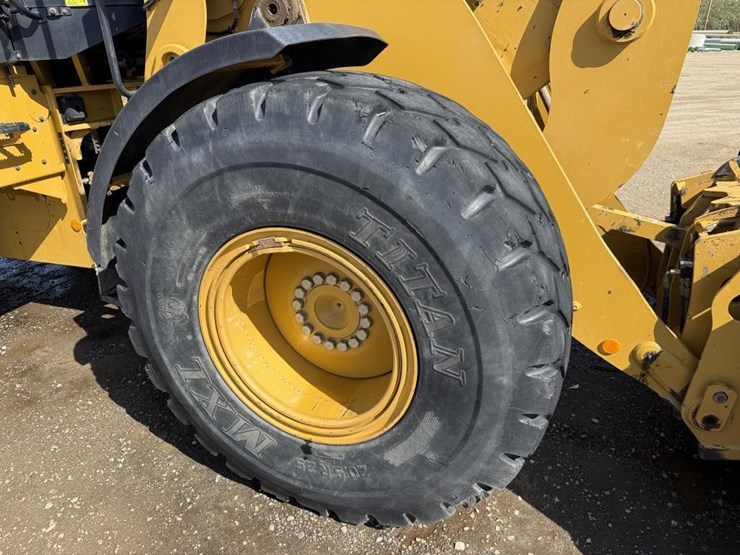 2019-caterpillar-930m-image-14
