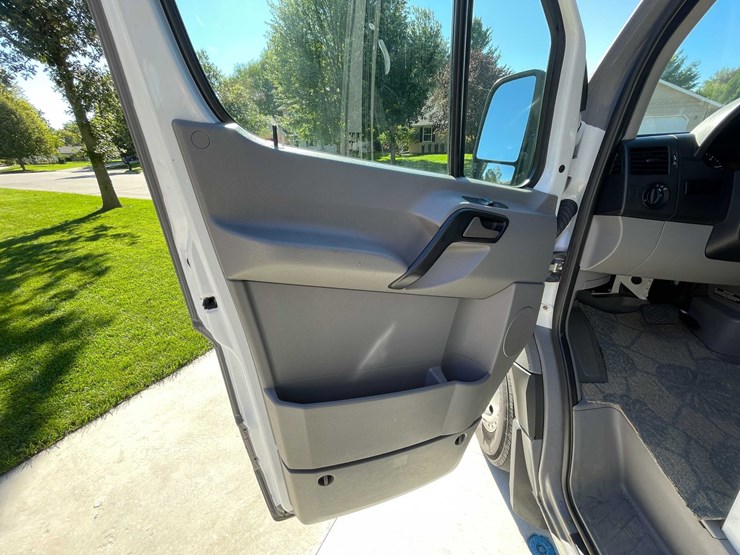#525-•-2012-mercedes-benz-sprinter-(title-in-delay)-(green-bay,-wi)-image-48