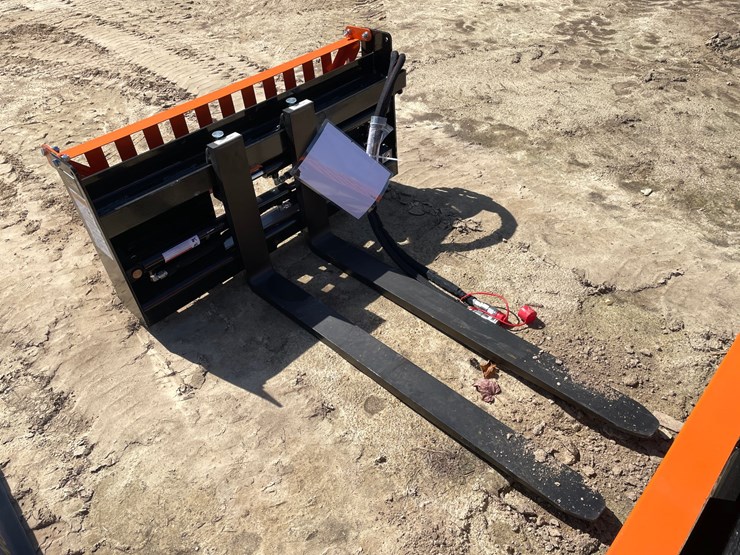 #2003-•-wolverine-skid-steer-pallet-fork-hydraulic-adjustable-attachment-image-1