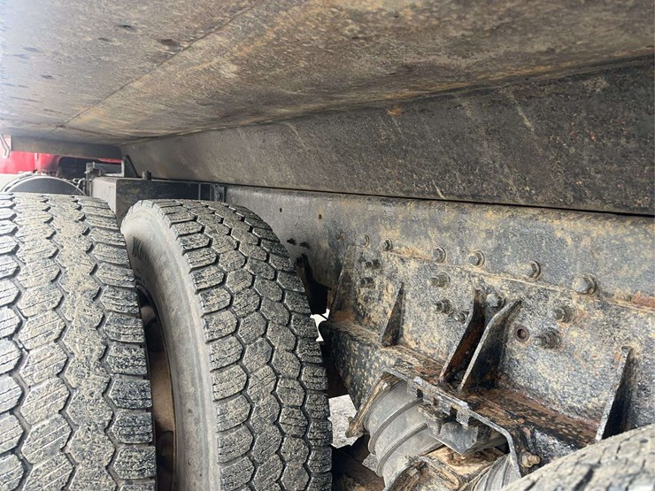 2005-mack-rb688s-image-17