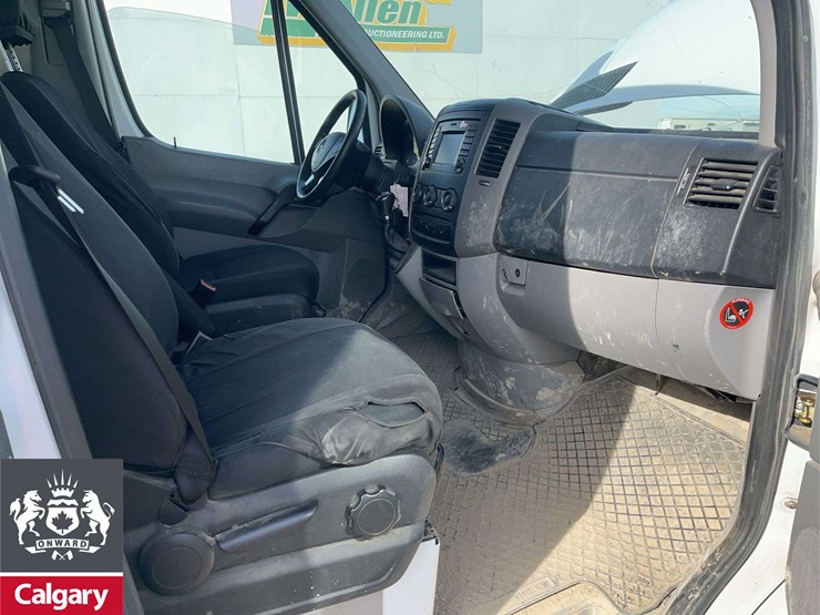 2016-mercedes-benz-sprinter-3500-image-21