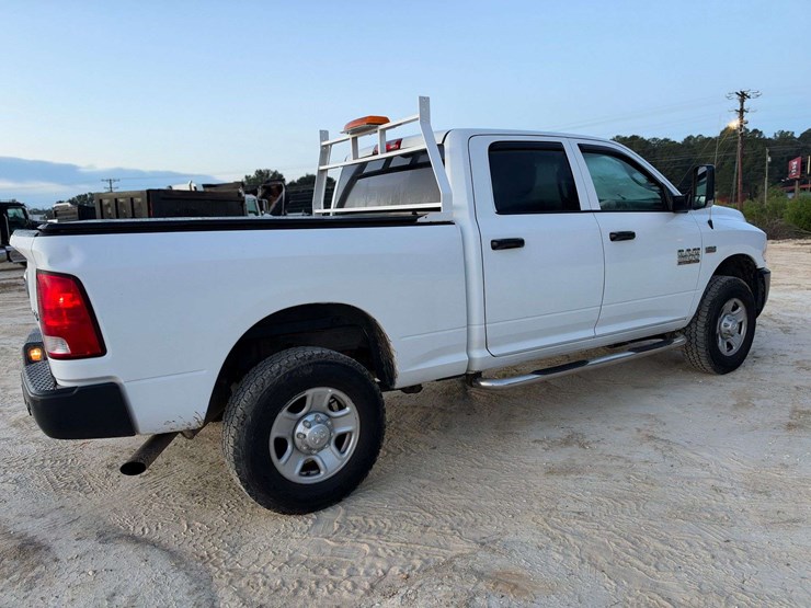 2017-dodge-2500-image-3