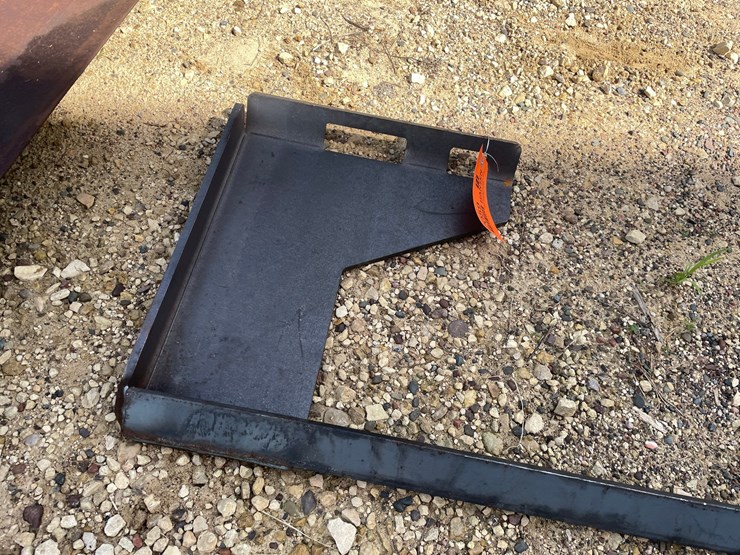 #2058-•-ecotric-skid-steer-quick-tach-mount-plate-image-5