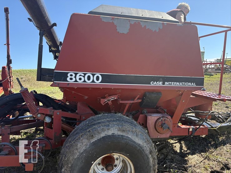 case-ih-8600-image-18