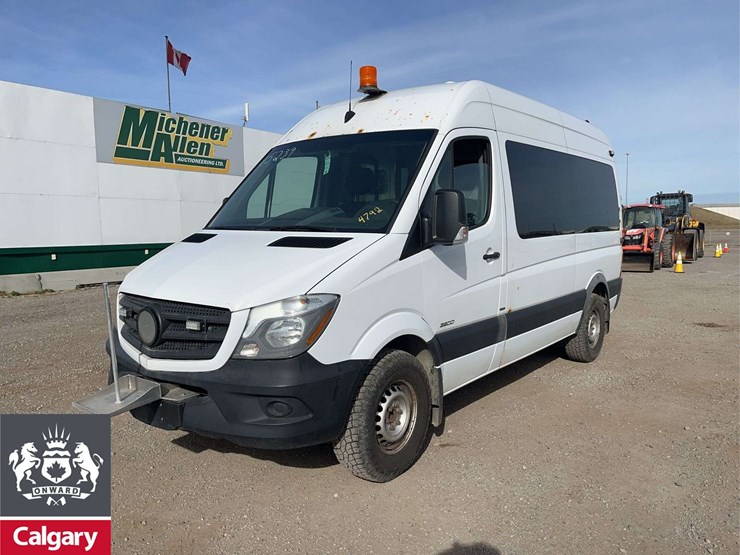 2016-mercedes-benz-sprinter-3500-image-1