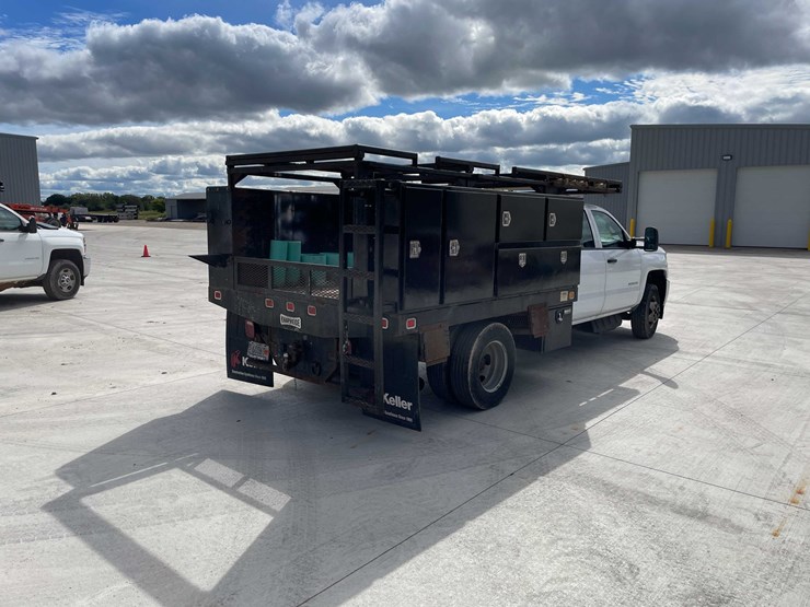 2018-chevrolet-3500-image-5