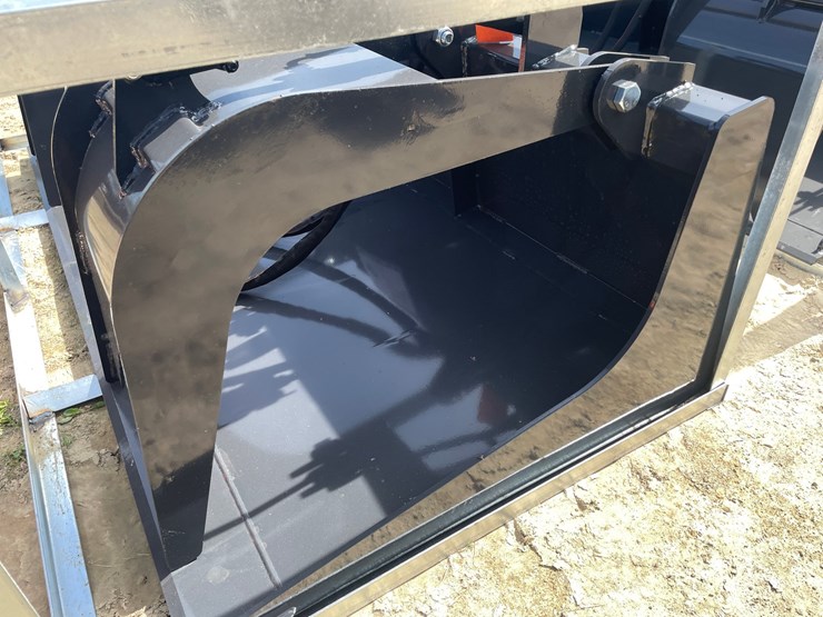 #2026-•-wolverine-skid-steer-grapple-bucket-attachment-image-8
