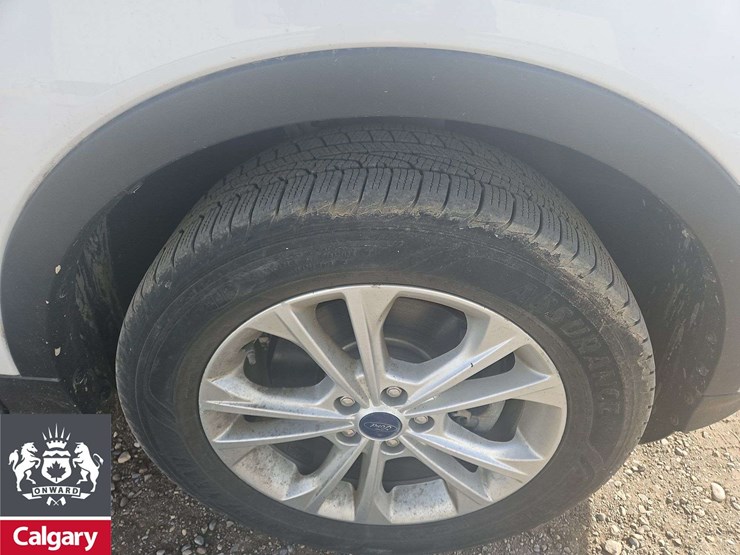 2017-ford-escape-se-image-12