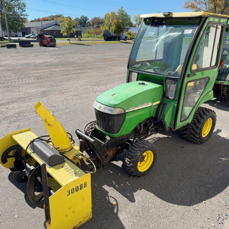 JOHN DEERE 2305
