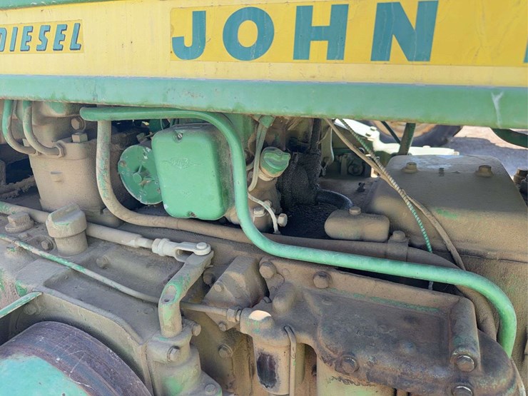 john-deere-820-image-30