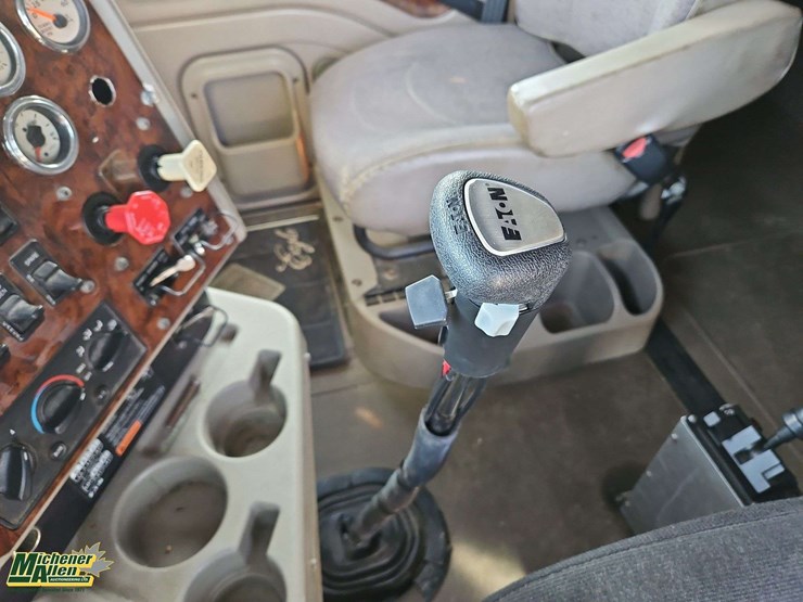 2011-international-9900i-image-29