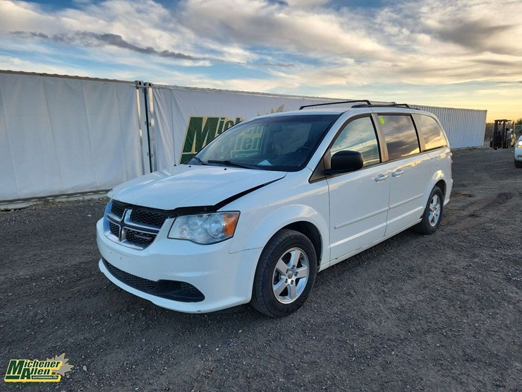 2012-dodge-grand-caravan-image-1