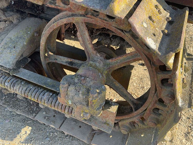 caterpillar-30-image-7