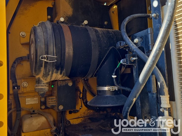 komatsu-pc210-image-32