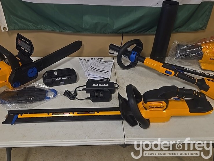 unused-6-pc-cub-cadet-tool-kit-c/w-ht24e-hedge-trimmer,-cs160e-cordless-chainsaw,-lb600e-leaf-blower,-st16e-string-trimmer,-battery-image-8