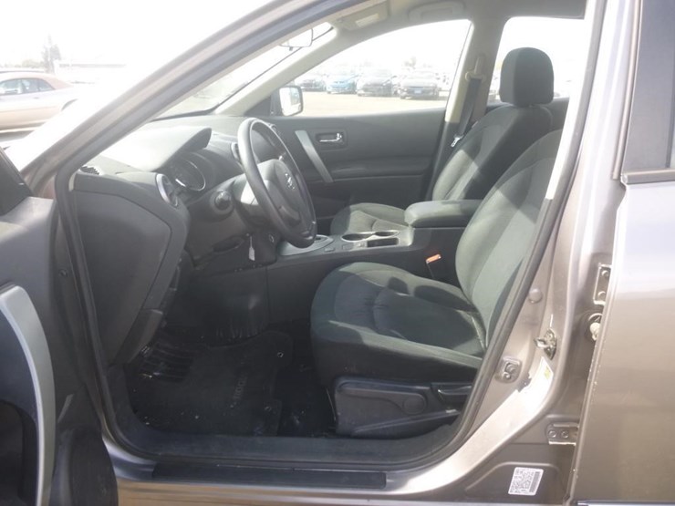 2013-nissan-rogue-image-8