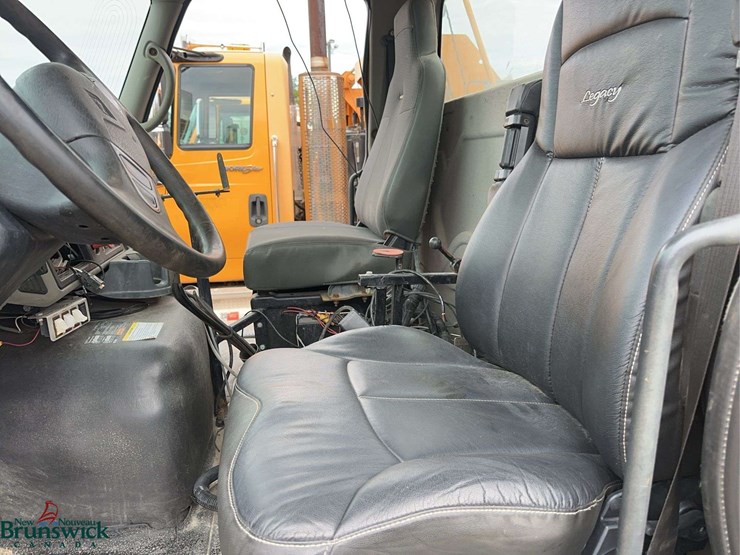 2010-international-7600-image-19
