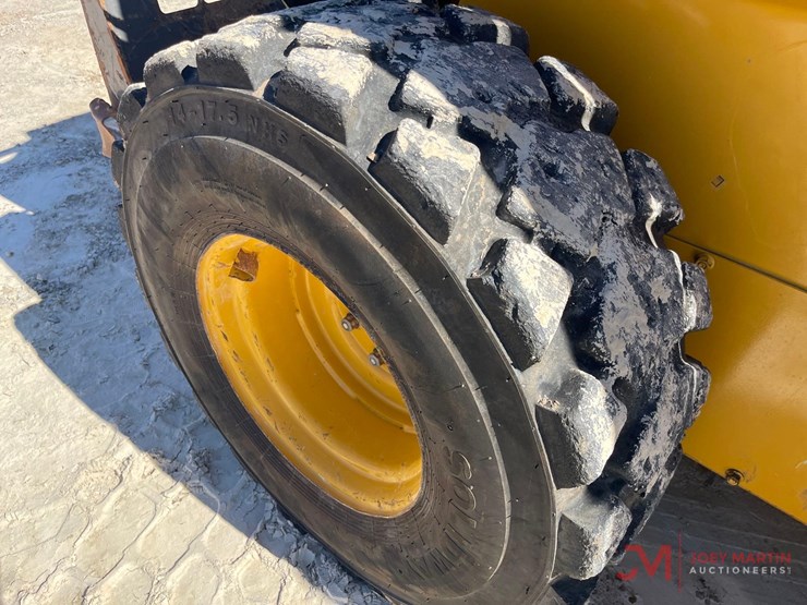2023-deere-332g-image-12