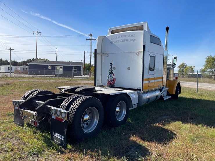 2001-kenworth-w900l-image-5