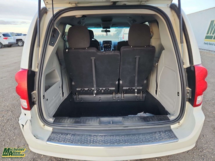2012-dodge-grand-caravan-image-18