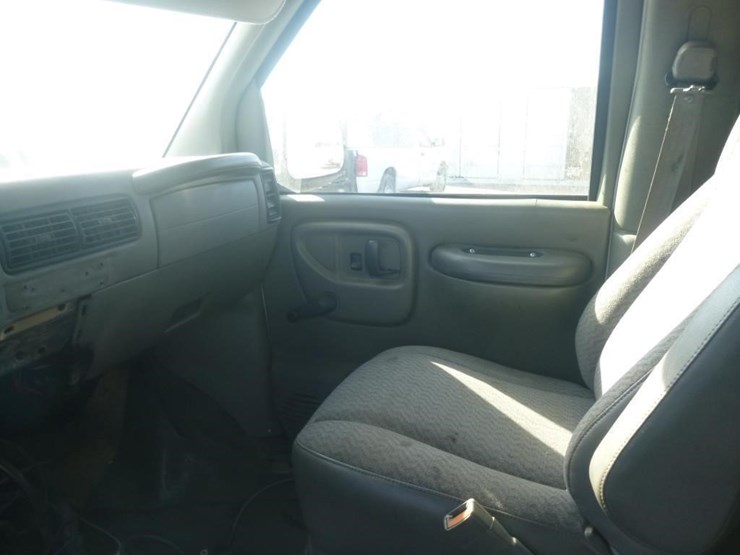 1999-gmc-3500-image-11