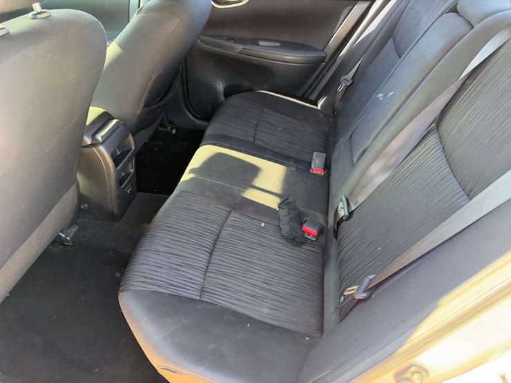 2019-nissan-sentra-4-door-sedan-(127,858-miles)-image-14