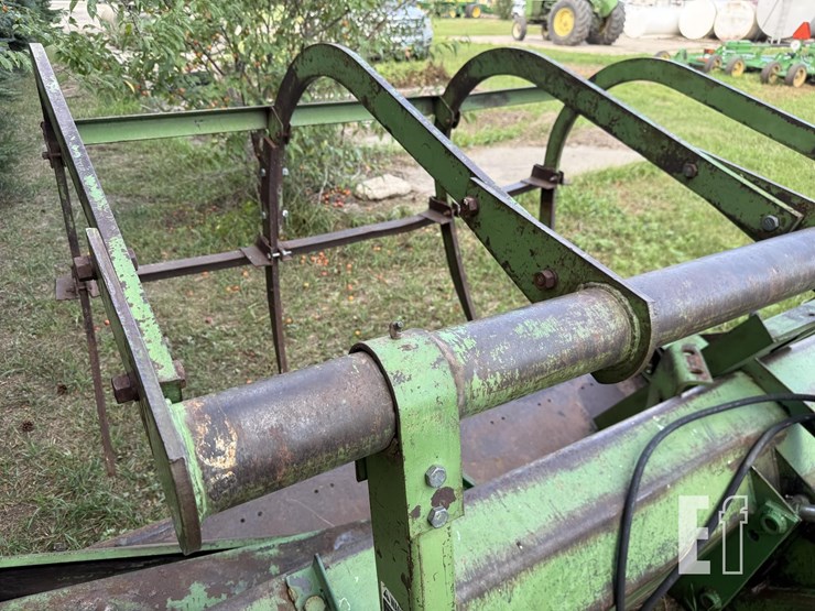 john-deere-148-image-11
