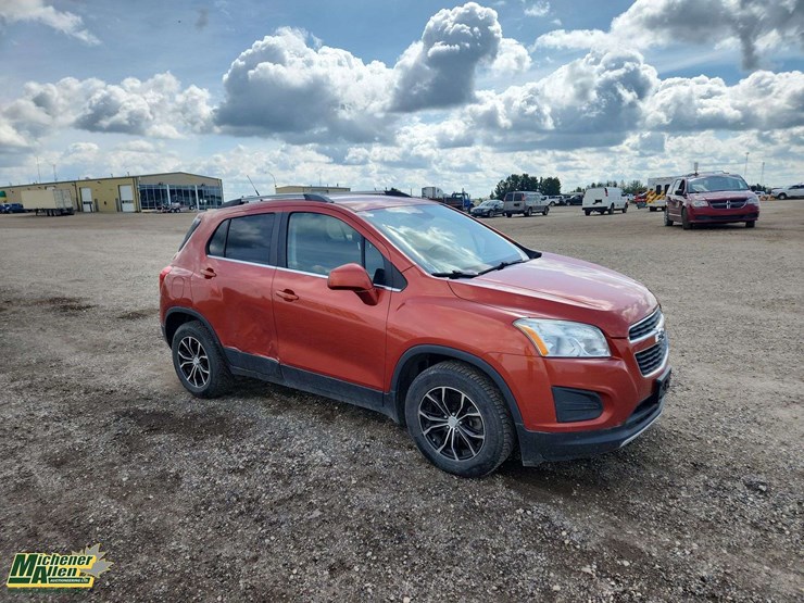 2014-chevrolet-trax-lt-image-2