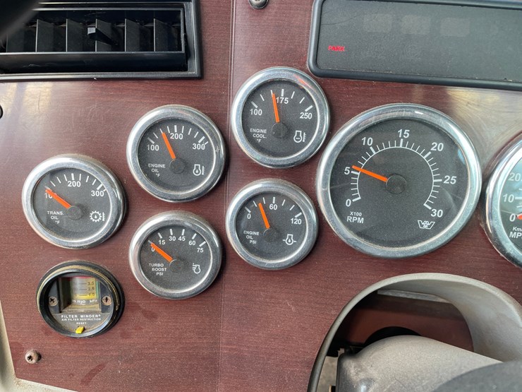 2016-western-star-4900sb-image-79