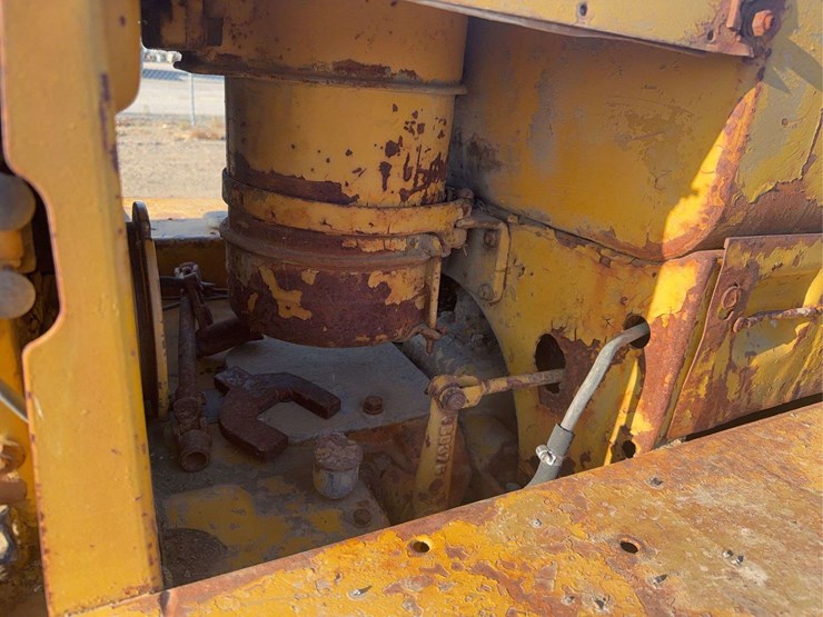 caterpillar-d4-image-24