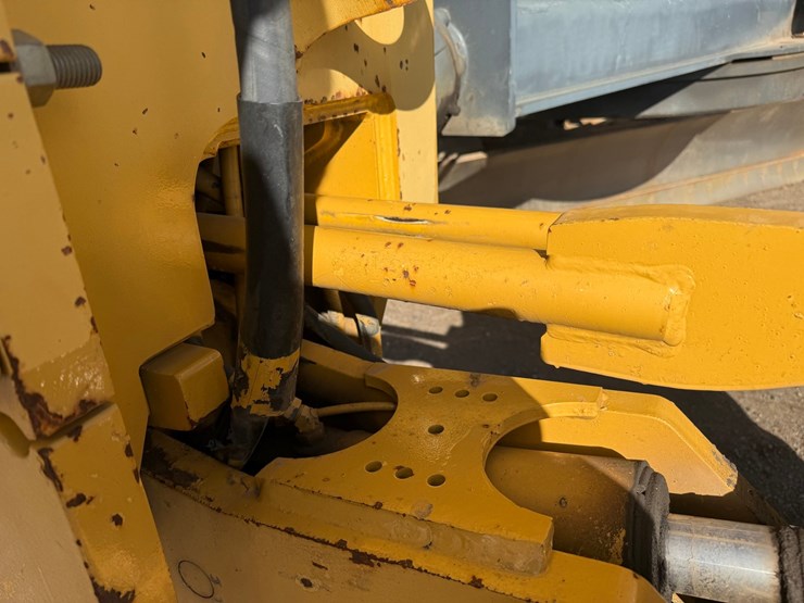 deere-672d-image-12
