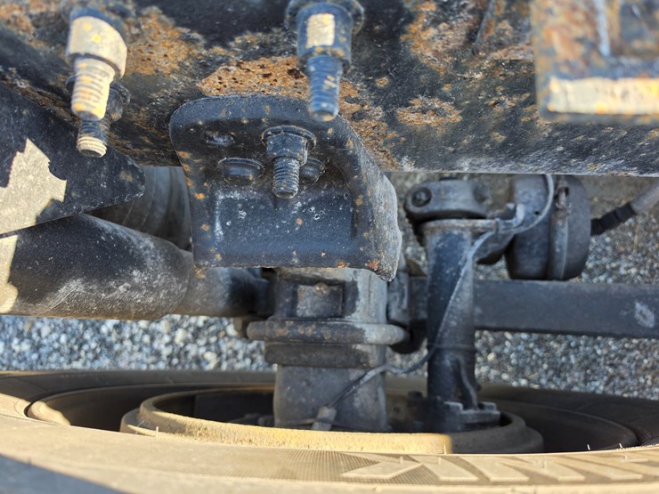 2016-freightliner-columbia-120-image-105