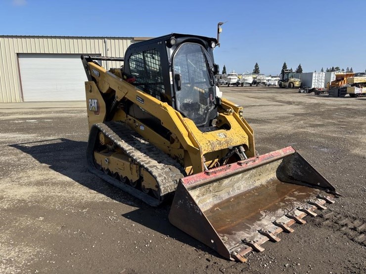 2021-caterpillar-299d3-image-2