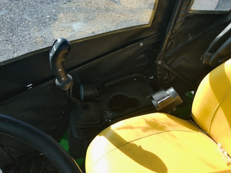 john-deere-1025r-image-12