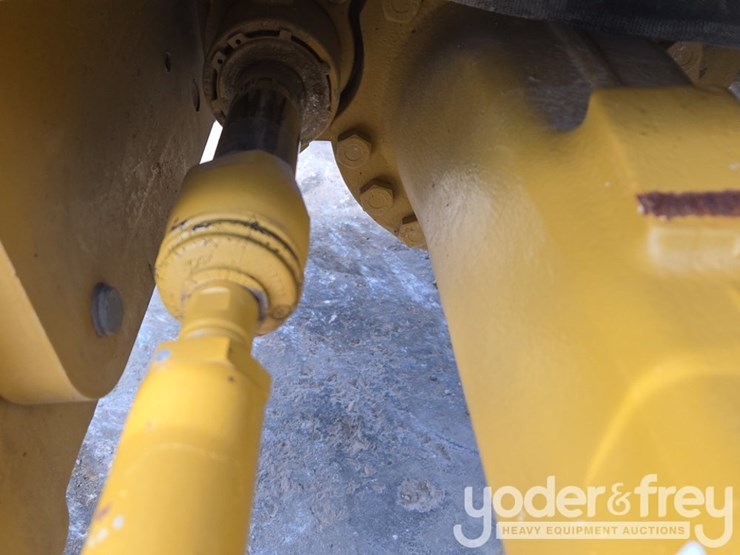 2023-caterpillar-416-image-18