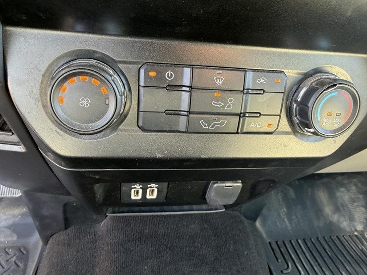 2020-ford-f150-image-42