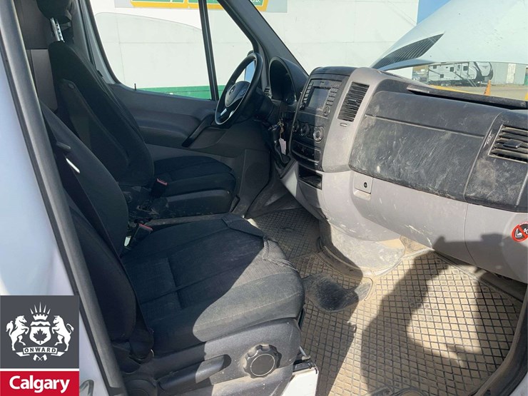 2016-mercedes-benz-sprinter-3500-image-21