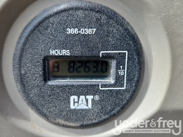 2019-caterpillar-352-image-86