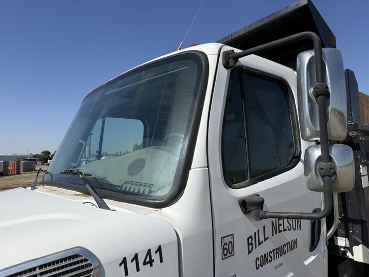 2018-freightliner-m2-dump-truck-image-10