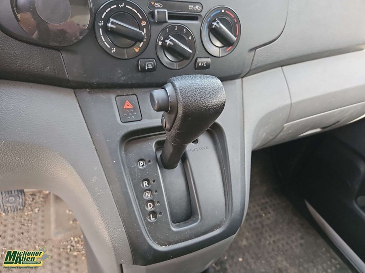 2021-nissan-nv200-image-26